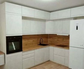 Модульная кухня Бруклин 2.4 x 2 м (Бетон белый) в Кургане - kurgan.katalogmebeli.com | фото 15